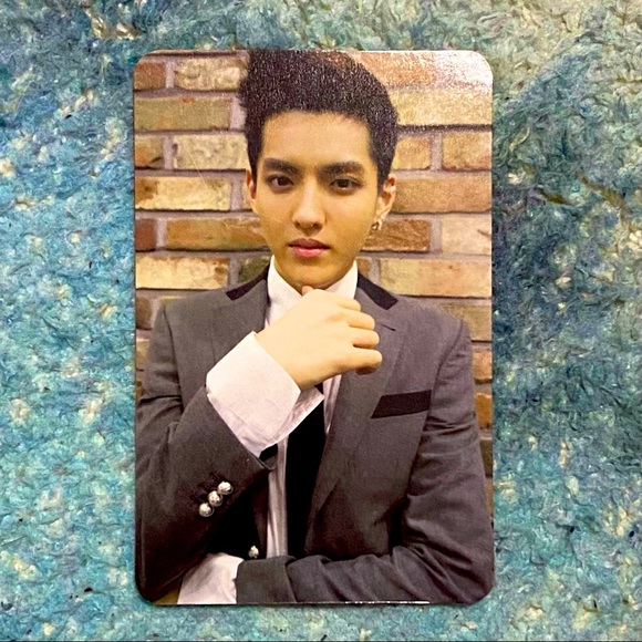 EXO Kris Wu Yifan XOXO Repackage Growl Official Photocard - Picture 1 of 2